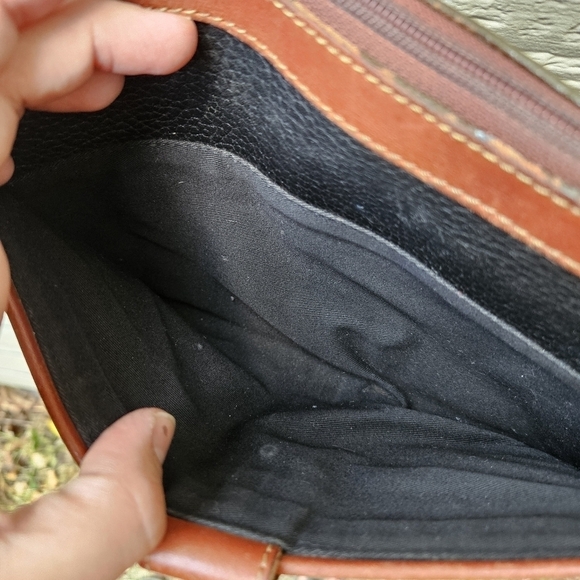 vintage Liz Claiborne black leather purse with brown trim - Picture 9 of 16